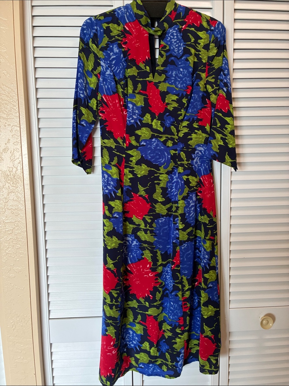 J. Peterman Floral Keyhole Midi Dress in Blue, Red & Green